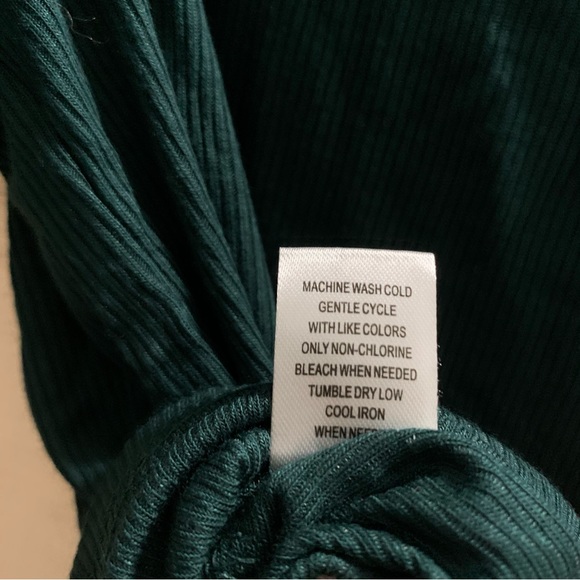 PS Basics by Pacsun 
Forest Green Ribbed Cropped T-Shirt NWT - Picture 10 of 10